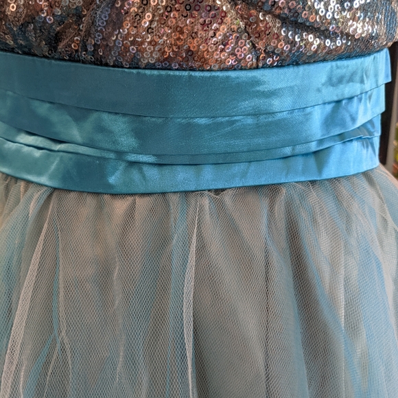 Sequin strapless dress super princess vibes - Picture 8 of 11